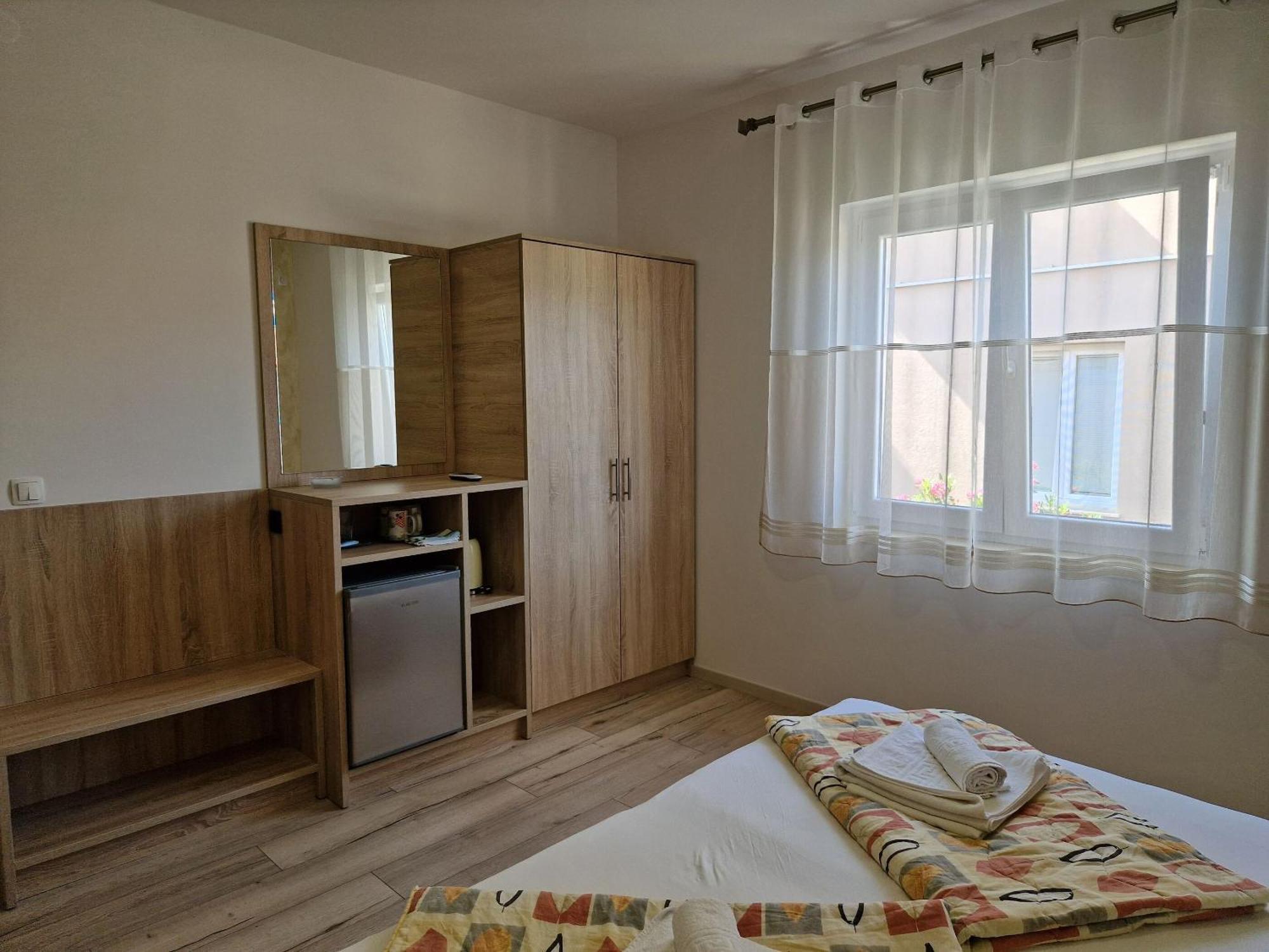 Apartment&Rooms Amenka Novalja Buitenkant foto