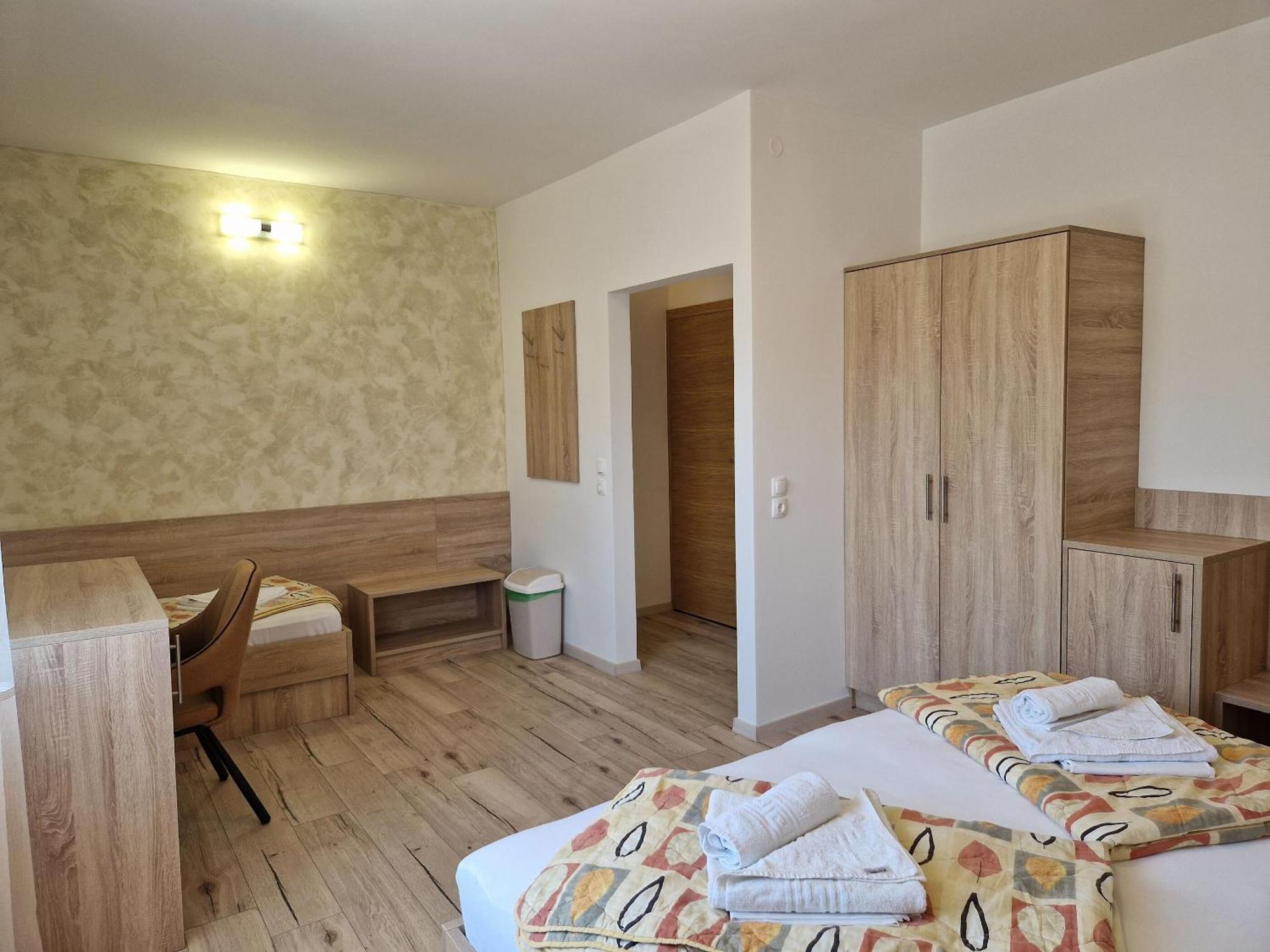 Apartment&Rooms Amenka Novalja Buitenkant foto